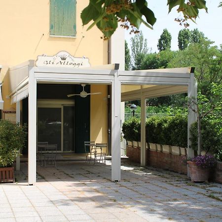 Gli Alloggi De Il Piccolo Borgo Кастел Маджоре Екстериор снимка