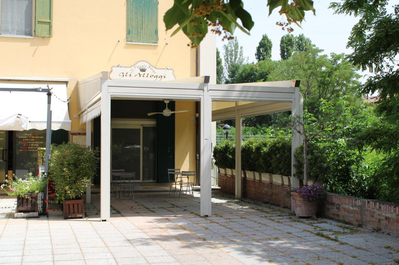 Gli Alloggi De Il Piccolo Borgo Кастел Маджоре Екстериор снимка
